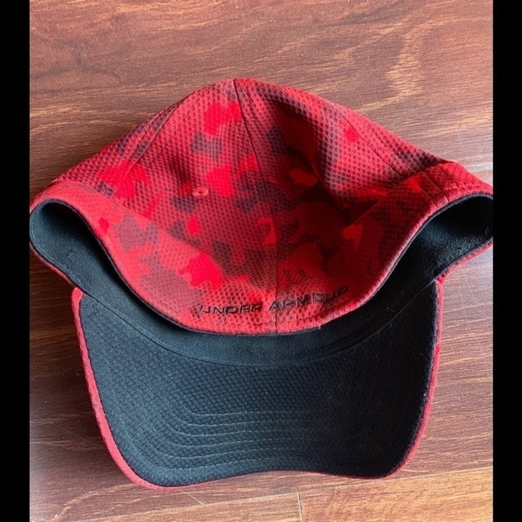🌿SALE🌿UNDER ARMOUR Red Baseball Cap - Picture 3 of 5